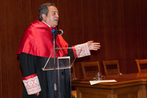 D. Vicente Gimeno Sendra durante su conferencia. 