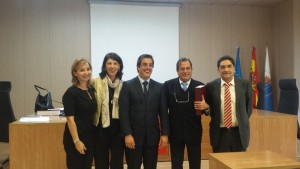 De izq. a derecha: la Profa. López Yagües, la Profa. Fuentes Soriano, el doctorando Del Río Labarthe, el Porf. Gimeno Sendra y el Prof. Asencio Mellado.